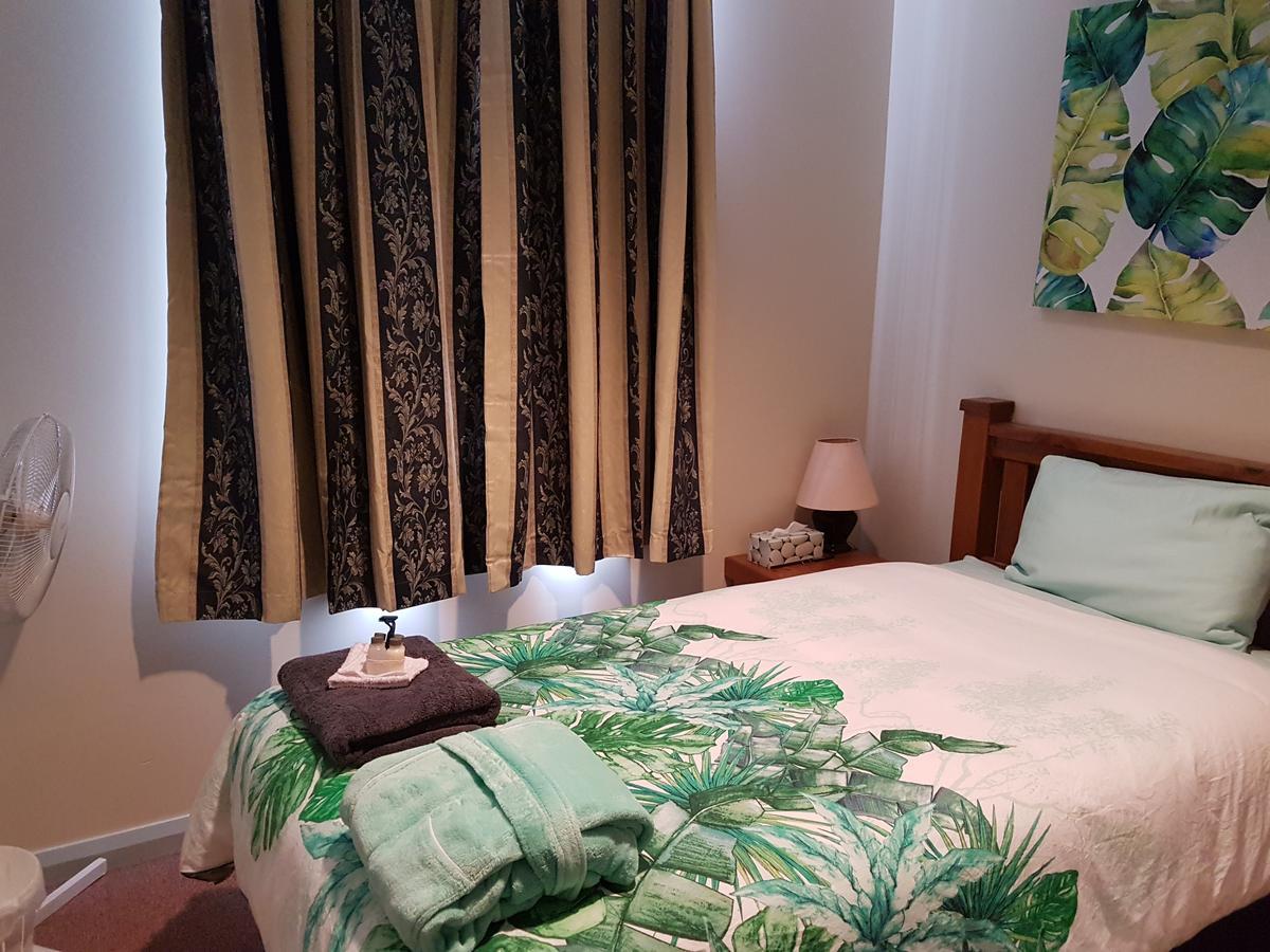 Cue Queen Of The Murchison Guest House & Cafe מראה חיצוני תמונה
